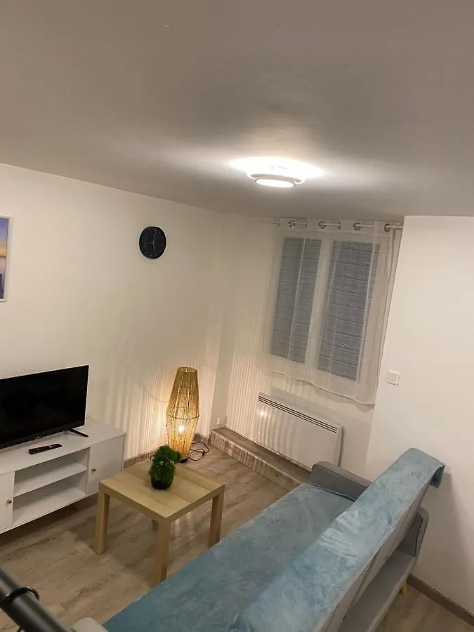 Studio Confortable Au Centre De マノスク